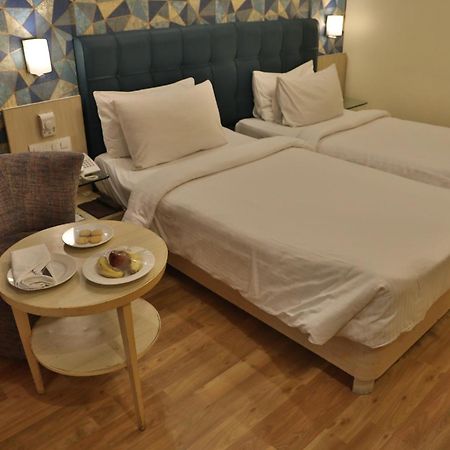 Sarovar Portico Naraina, Hotel Νέο Δελχί Εξωτερικό φωτογραφία