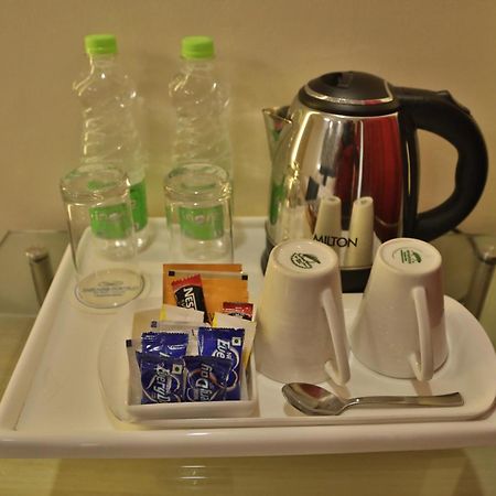 Sarovar Portico Naraina, Hotel Νέο Δελχί Εξωτερικό φωτογραφία