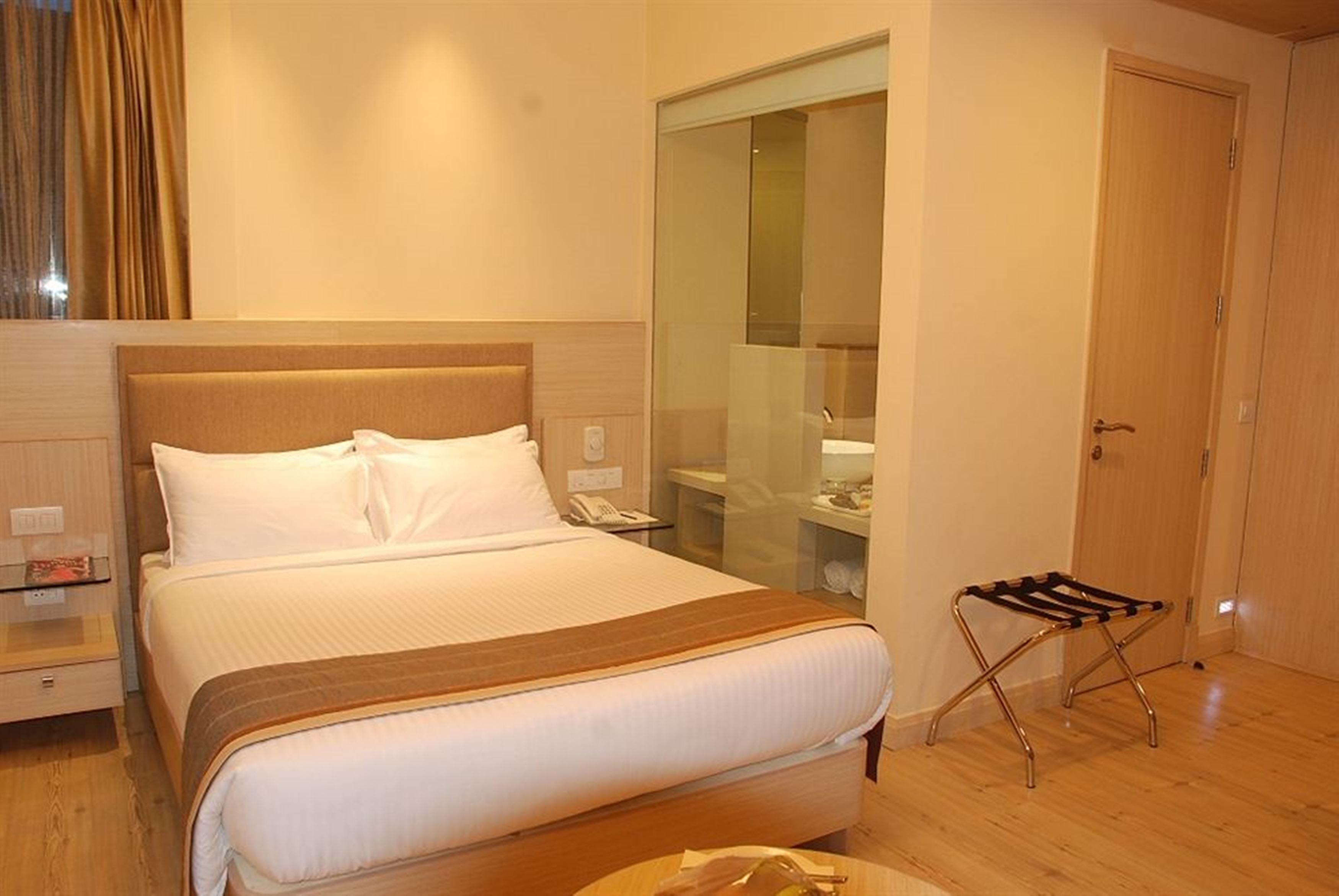 Sarovar Portico Naraina, Hotel Νέο Δελχί Εξωτερικό φωτογραφία