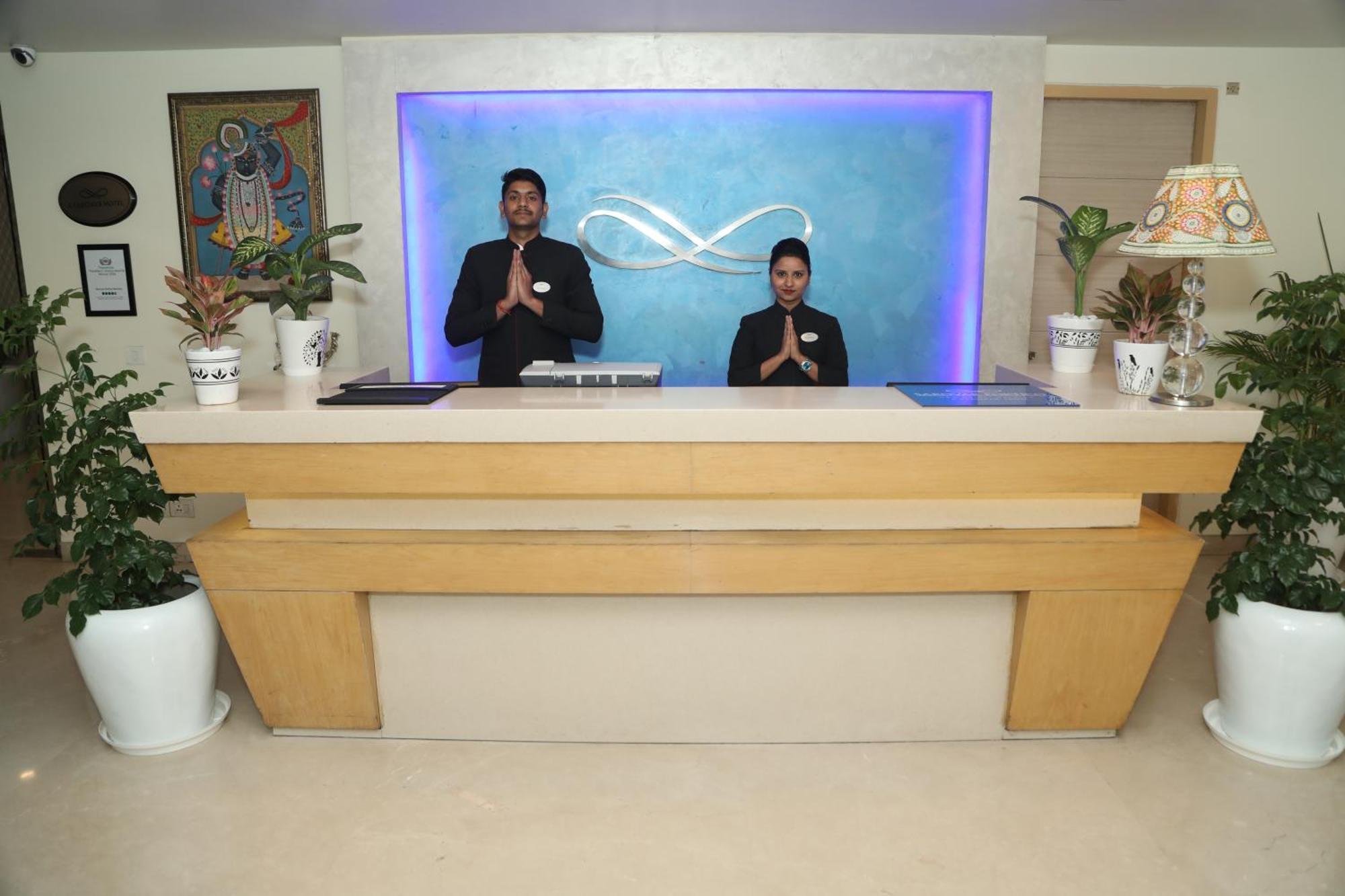 Sarovar Portico Naraina, Hotel Νέο Δελχί Εξωτερικό φωτογραφία