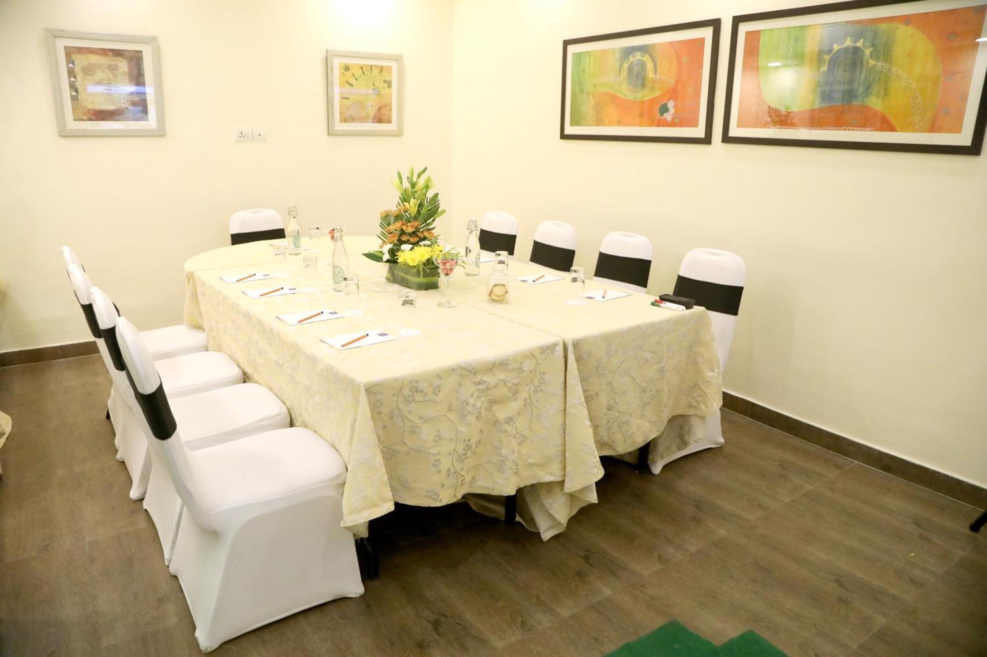 Sarovar Portico Naraina, Hotel Νέο Δελχί Εξωτερικό φωτογραφία