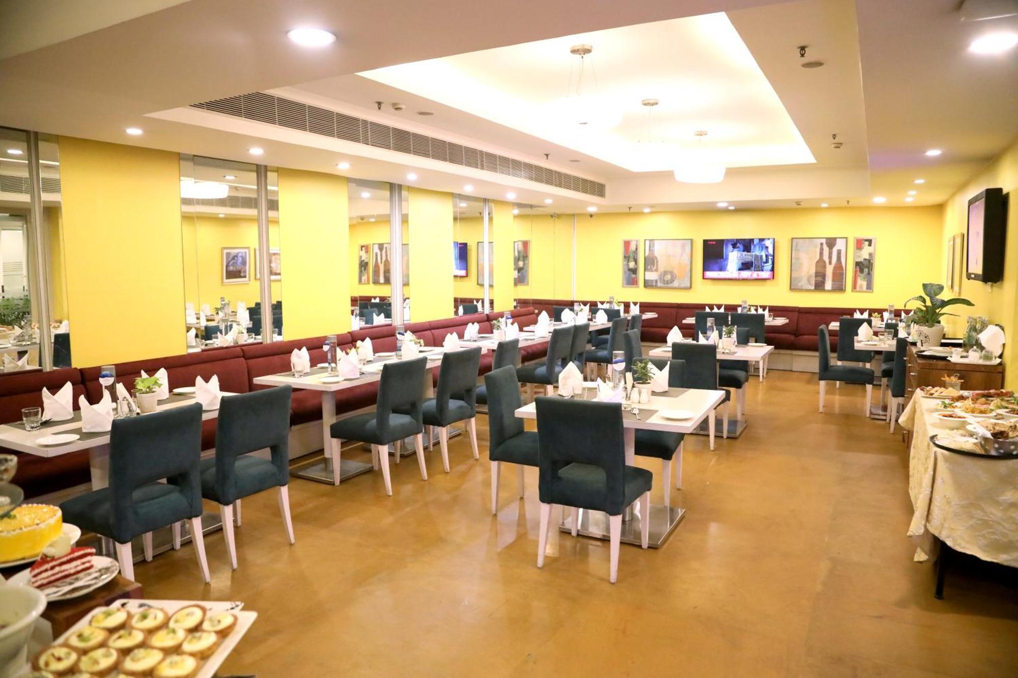 Sarovar Portico Naraina, Hotel Νέο Δελχί Εξωτερικό φωτογραφία