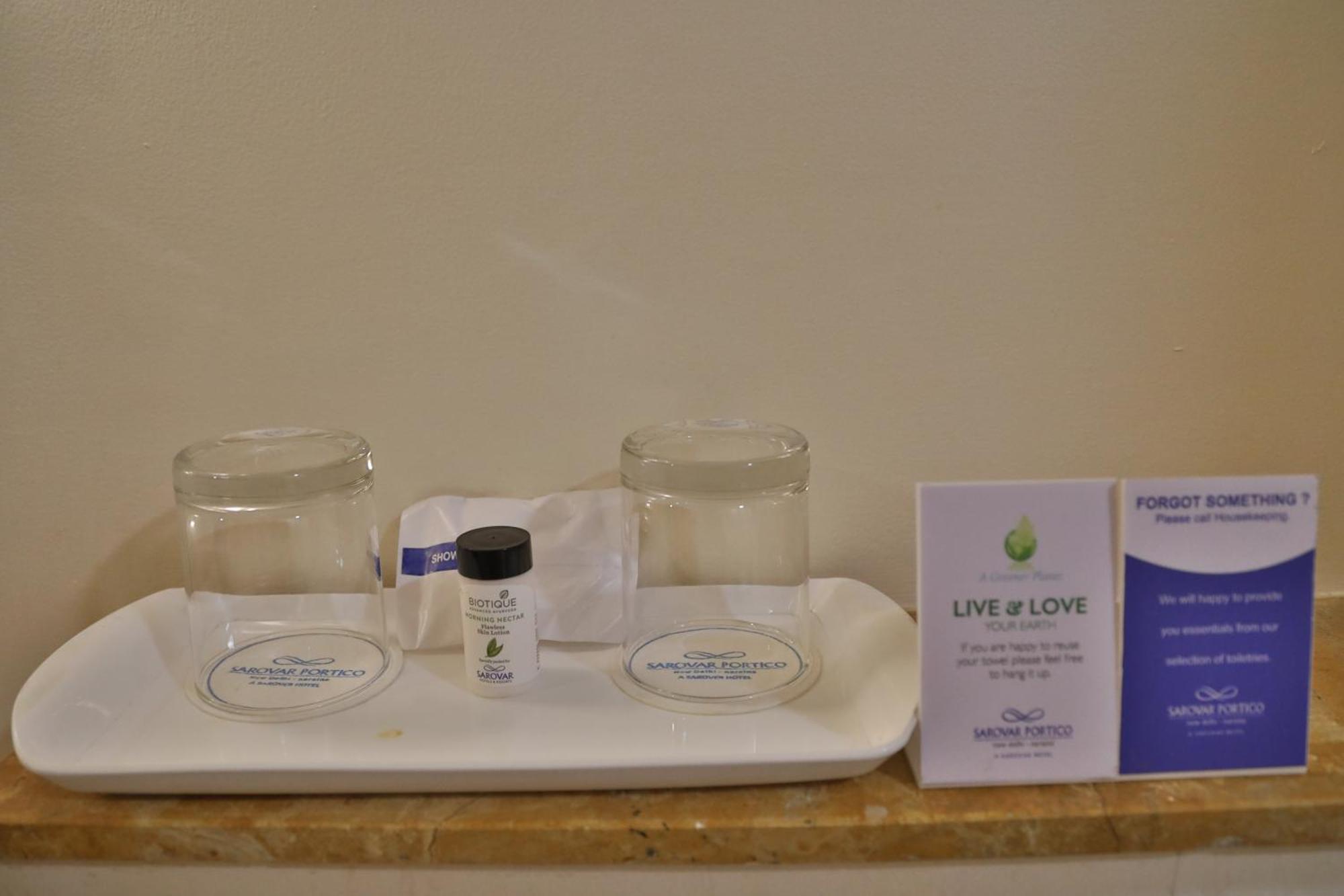 Sarovar Portico Naraina, Hotel Νέο Δελχί Εξωτερικό φωτογραφία