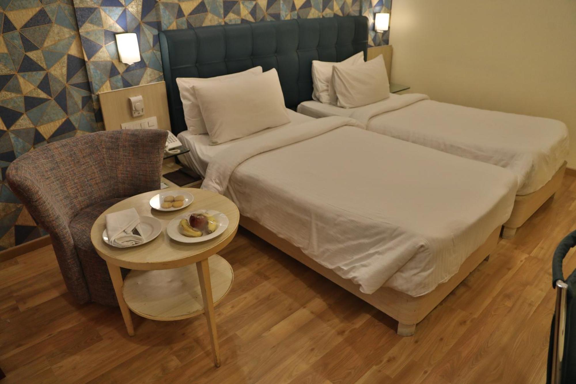 Sarovar Portico Naraina, Hotel Νέο Δελχί Εξωτερικό φωτογραφία