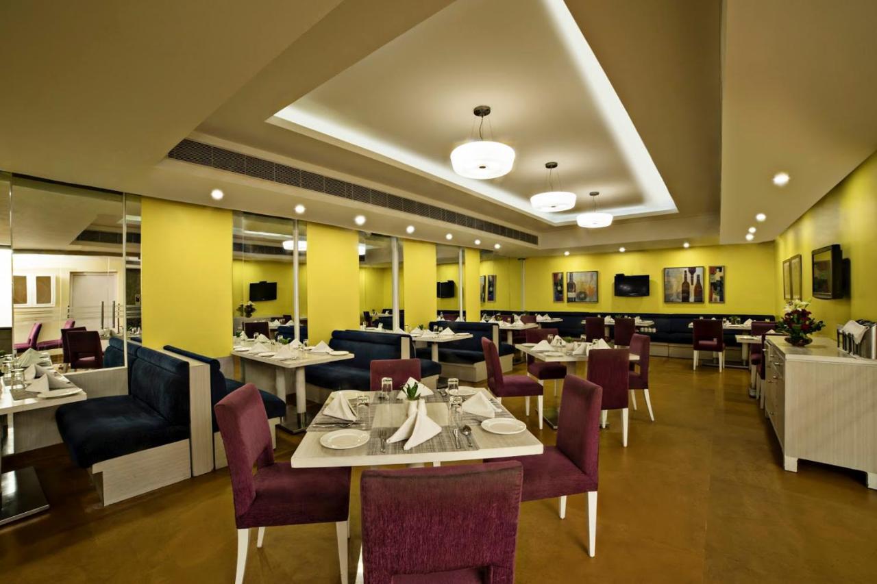 Sarovar Portico Naraina, Hotel Νέο Δελχί Εξωτερικό φωτογραφία
